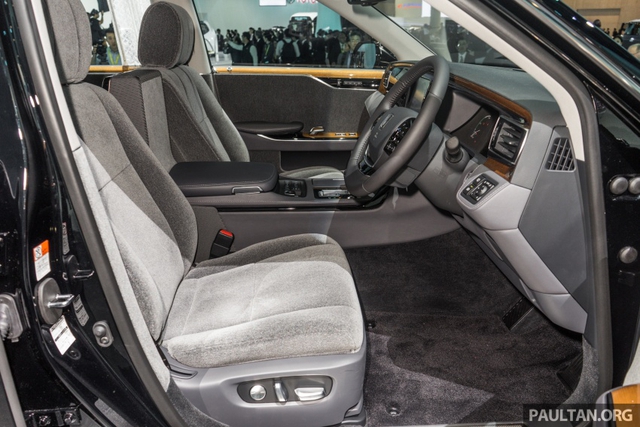 Chiêm ngưỡng vẻ đẹp hoài cổ của limousine 4 cửa Toyota Century 2018 ngoài đời thực - Ảnh 14.