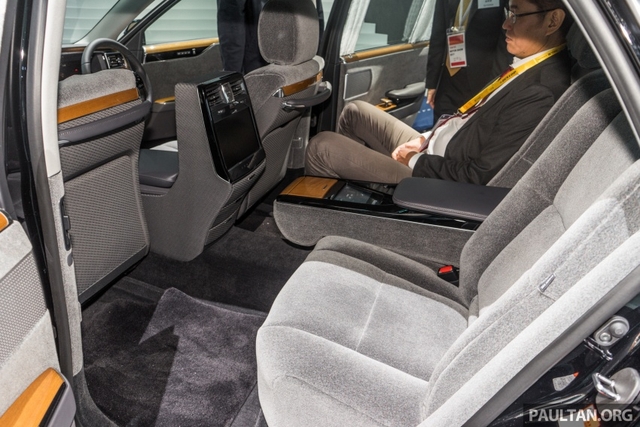 Chiêm ngưỡng vẻ đẹp hoài cổ của limousine 4 cửa Toyota Century 2018 ngoài đời thực - Ảnh 11. Chiêm ngưỡng vẻ đẹp hoài cổ của limousine 4 cửa Toyota Century 2018 ngoài đời thực - Ảnh 11.