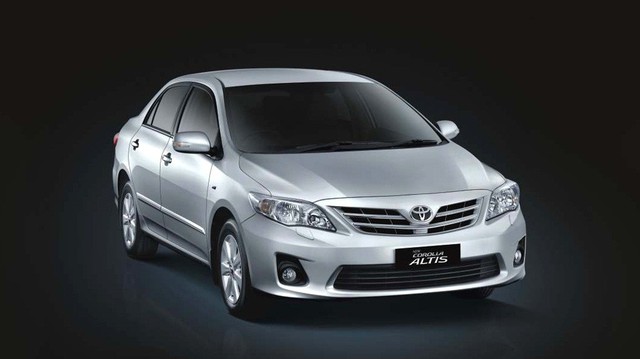 Toyota Việt Nam thu hồi hơn 8.000 xe Corolla Altis vì lỗi túi khí
