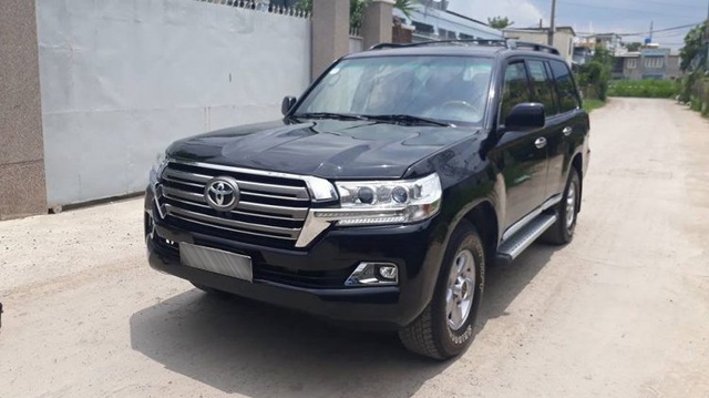 Thợ Việt "lên đời" cho Toyota Land Cruiser 2000 thành phiên bản 2016
