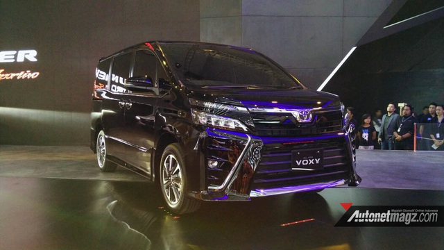 Toyota Voxy 2017 - xe MPV "sang chảnh" hơn Innova nhưng kém Alphard - chính thức ra mắt Đông Nam Á