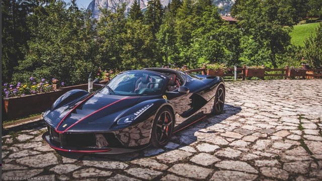 Không phải Josh Cartu, đây mới chính là tay drift Ferrari LaFerrari Aperta mạo hiểm nhất thế giới