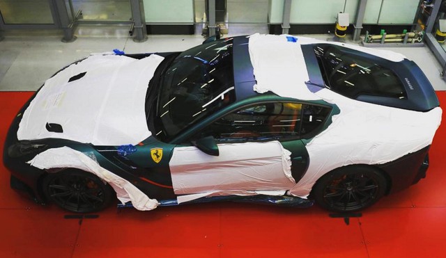 Sau Pagani Huayra BC hàng thửa, thánh cuồng màu xanh tậu thêm chiếc Ferrari F12tdf - Ảnh 1.