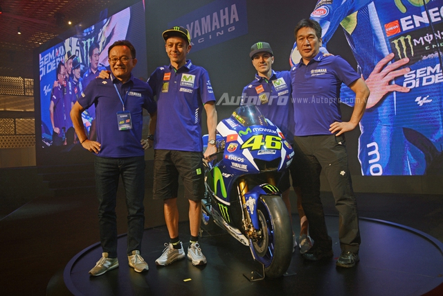Lần đầu đến Việt Nam, Valentino Rossi thích thú với nhiều xe máy lưu thông trên đường - Ảnh 7.