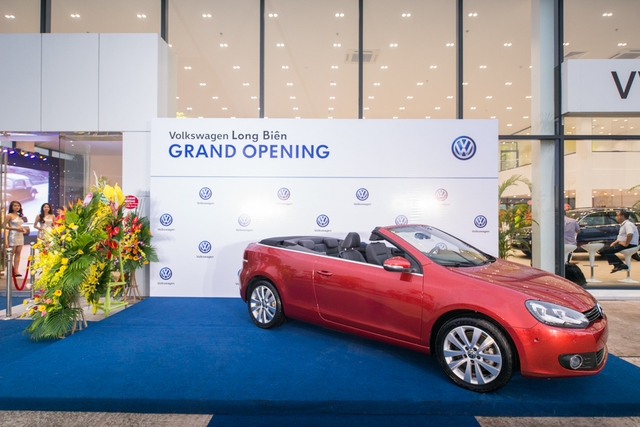 Volkswagen khai trương đại lý đạt chuẩn 4S đầu tiên tại Hà Nội - Ảnh 1.