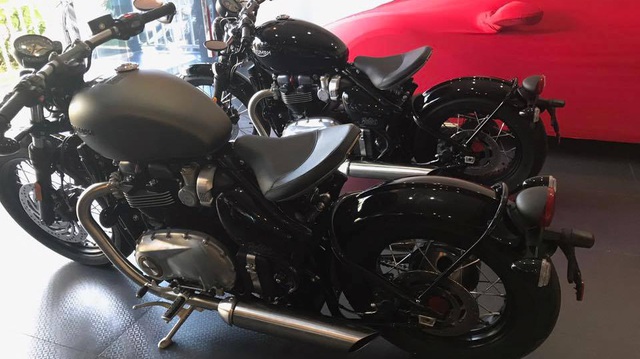 Cường "Đô-la" tậu cặp mô tô cổ điển Triumph Bonneville Bobber 2017, tổng trị giá hơn 1,1 tỷ Đồng