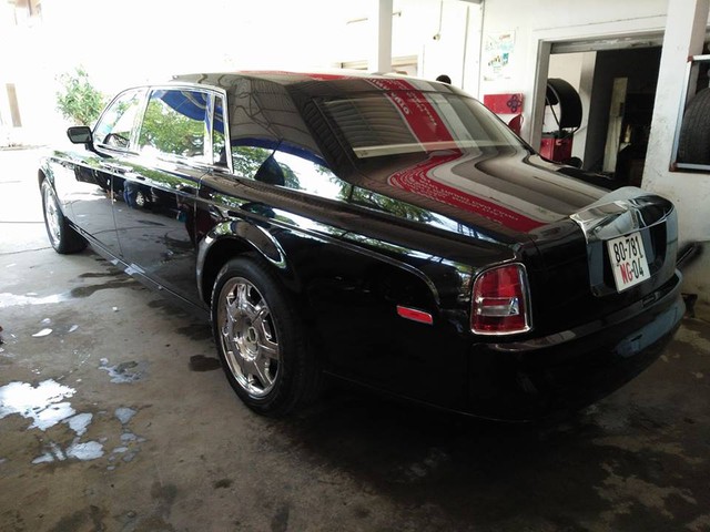 Tay chơi Quảng Bình rước dâu bằng xe siêu sang Rolls-Royce Phantom - Ảnh 3.
