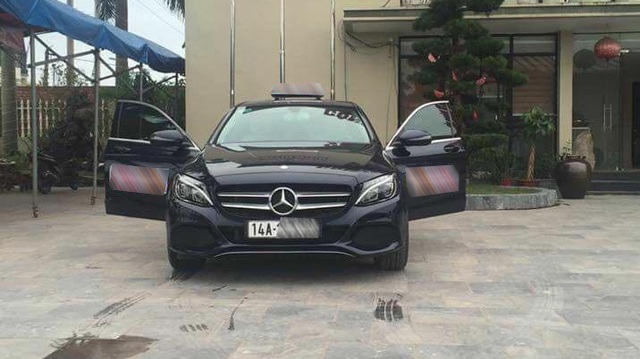 Mercedes-Benz C200 2017 làm xe taxi tại Quảng Ninh