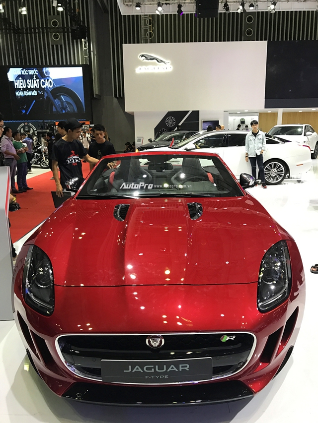 Sau Rolls-Royce Ghost EWB, Lý Nhã Kỳ tậu xe thể thao Jaguar F-Type R Convertible trị giá 12,6 tỷ Đồng - Ảnh 4. Sau Rolls-Royce Ghost EWB, Lý Nhã Kỳ tậu xe thể thao Jaguar F-Type R Convertible trị giá 12,6 tỷ Đồng - Ảnh 4.