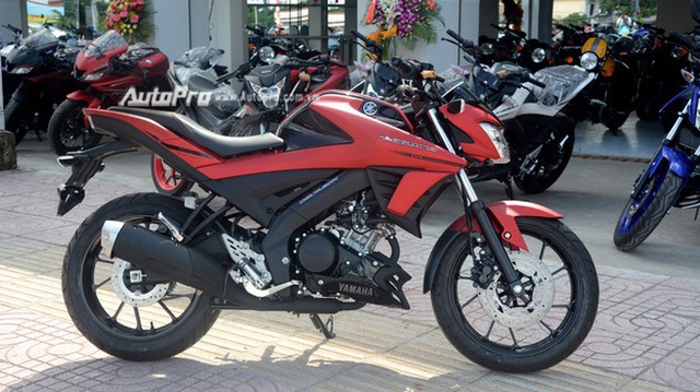 Cận cảnh lô xe côn tay Yamaha V-Ixion R 2017 mới về Việt Nam, giá hơn 70 triệu Đồng