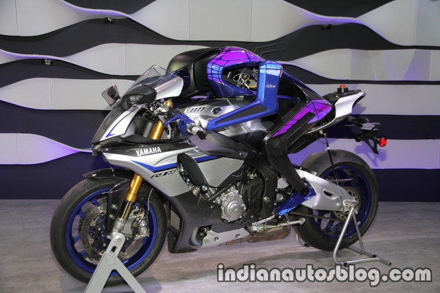 Cận cảnh Yamaha MOTORoiD - Xe mô tô có khả năng giao tiếp với con người - Ảnh 3.