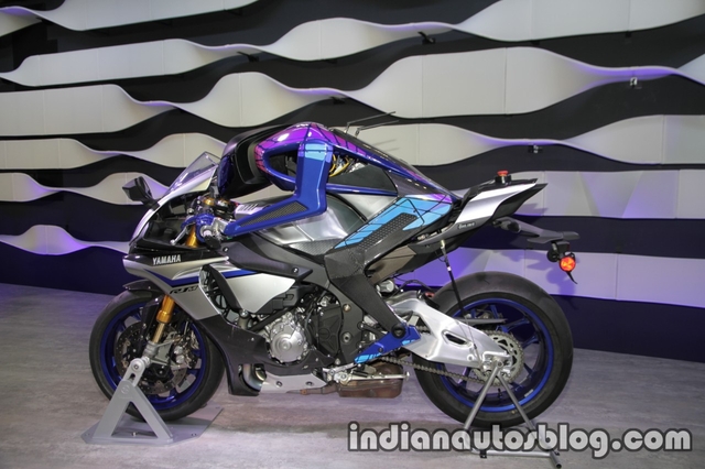 Cận cảnh Yamaha MOTORoiD - Xe mô tô có khả năng giao tiếp với con người - Ảnh 4.