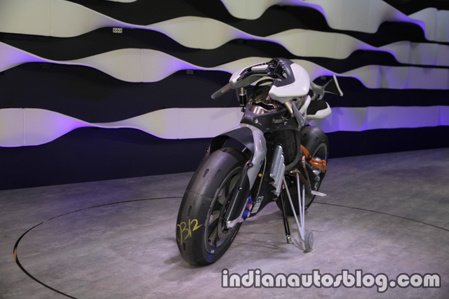 Cận cảnh Yamaha MOTORoiD - Xe mô tô có khả năng giao tiếp với con người - Ảnh 1.