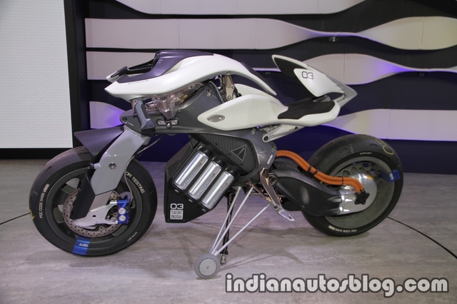 Cận cảnh Yamaha MOTORoiD - Xe mô tô có khả năng giao tiếp với con người - Ảnh 2.