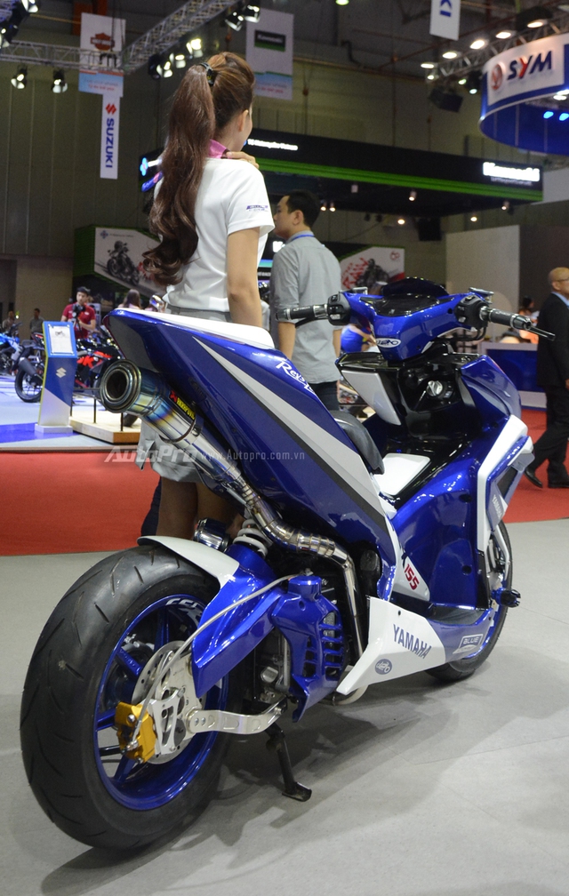 Bộ đôi Yamaha NVX 155 độ chính hãng ấn tượng tại triển lãm VMCS 2017 - Ảnh 16.