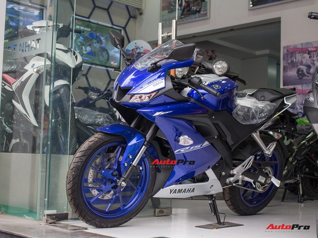 Yamaha R15 bất ngờ xuất hiện tại đại lý chính hãng, giá hơn 90 triệu đồng - Ảnh 1.