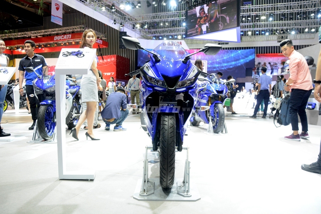 Cận cảnh Yamaha R15 3.0 2017 đầu tiên xuất hiện tại Việt Nam - Ảnh 2.