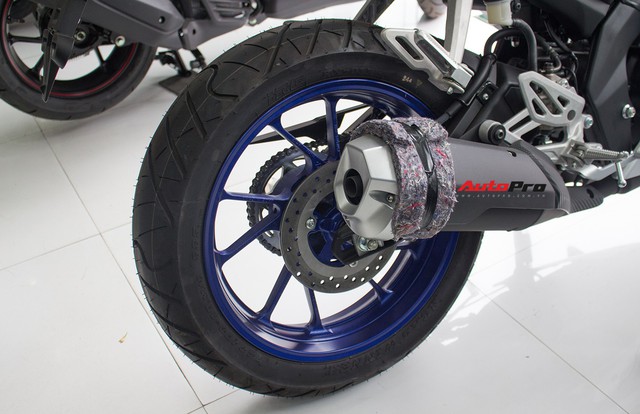 Yamaha R15 bất ngờ xuất hiện tại đại lý chính hãng, giá hơn 90 triệu đồng - Ảnh 5.