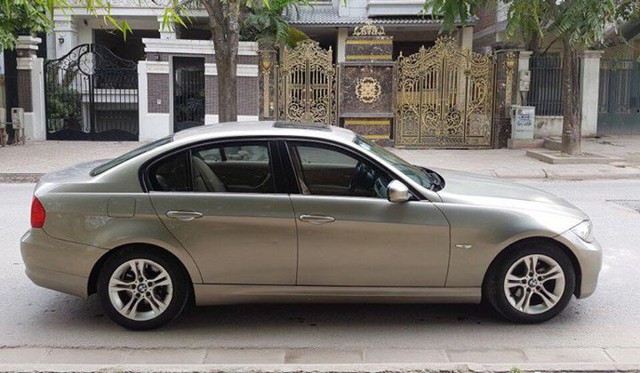 BMW 320i 2009 rao bán lại giá ngang Toyota Vios số sàn - Ảnh 2. BMW 320i 2009 rao bán lại giá ngang Toyota Vios số sàn - Ảnh 2.