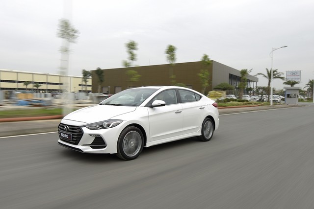 Đấu Mazda3, Hyundai Elantra Sport giá 729 triệu đồng tại Việt Nam - Ảnh 17.