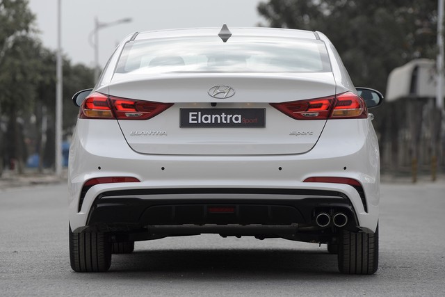Thêm 70 triệu đồng, người dùng nhận được thêm gì từ Hyundai Elantra Sport? - Ảnh 4.