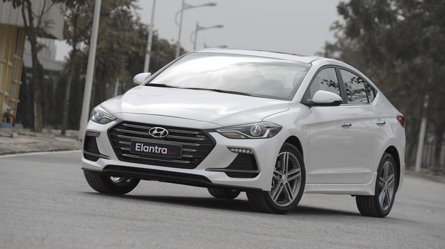 Đấu Mazda3, Hyundai Elantra Sport giá 729 triệu đồng tại Việt Nam