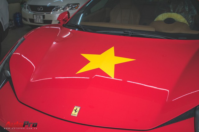 Ferrari 458 Italia dán decal ủng hộ U23 Việt Nam trong trận chung kết - Ảnh 3. Ferrari 458 Italia dán decal ủng hộ U23 Việt Nam trong trận chung kết - Ảnh 3.