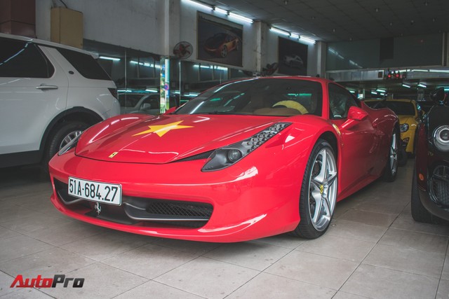 Ferrari 458 Italia dán decal ủng hộ U23 Việt Nam trong trận chung kết - Ảnh 5. Ferrari 458 Italia dán decal ủng hộ U23 Việt Nam trong trận chung kết - Ảnh 5.