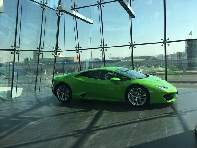 Mục sở thị showroom Lamborghini lớn nhất thế giới - Ảnh 8.