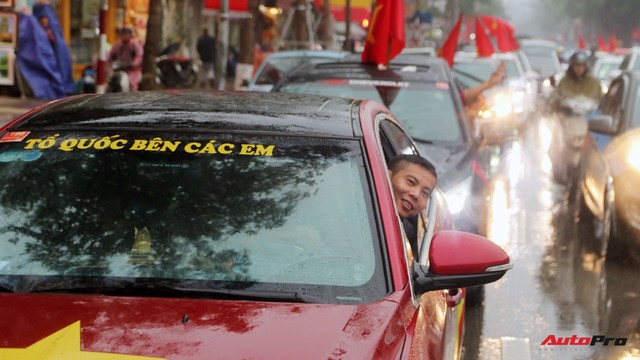 Hàng chục chiếc Chevrolet diễu hành quanh Hà Nội ủng hộ U23 Việt Nam - Ảnh 6.