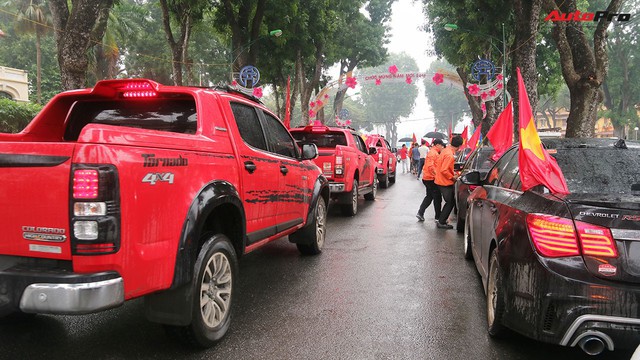 Hàng chục chiếc Chevrolet diễu hành quanh Hà Nội ủng hộ U23 Việt Nam - Ảnh 5.