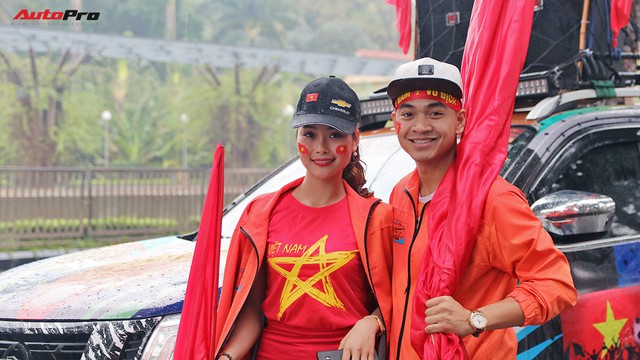 Hàng chục chiếc Chevrolet diễu hành quanh Hà Nội ủng hộ U23 Việt Nam - Ảnh 9.