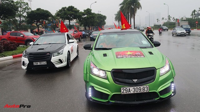 Hàng chục chiếc Chevrolet diễu hành quanh Hà Nội ủng hộ U23 Việt Nam - Ảnh 3.