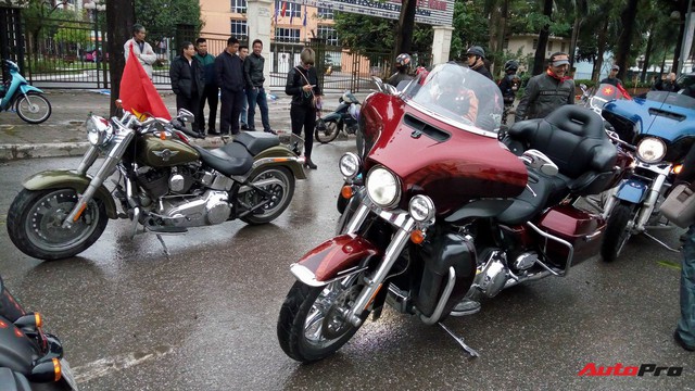 Hơn 60 xe Harley-Davidson tiền tỷ dẫn đoàn U23 Việt Nam tại Hà Nội - Ảnh 3.
