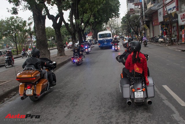 Dàn xe Harley-Davidson đón đội tuyển bóng đá nam U23 Việt Nam về nước - Ảnh 7.