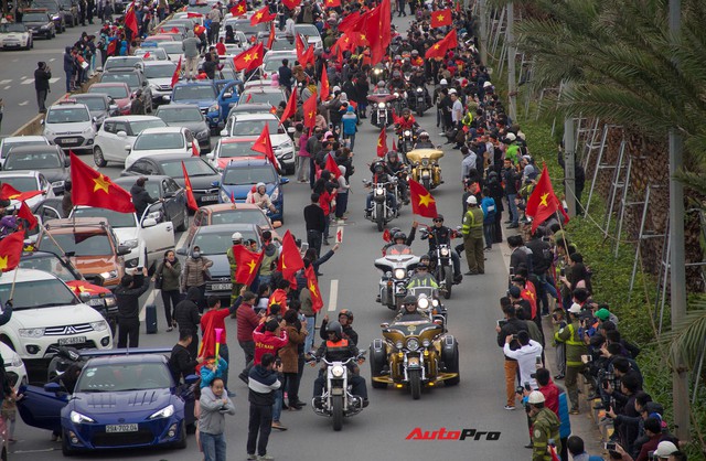 Dàn xe Harley-Davidson đón đội tuyển bóng đá nam U23 Việt Nam về nước - Ảnh 22.