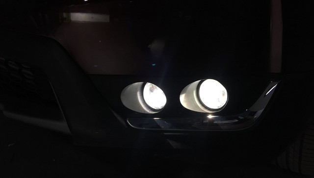 Vừa ra khỏi đại lý, chủ Honda CR-V 2018 đưa ngay xe đi độ đèn vì chưa hài lòng với ánh sáng - Ảnh 1.