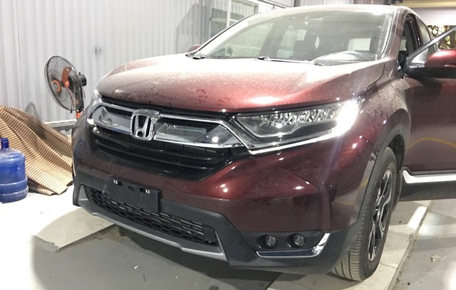 Vừa ra khỏi đại lý, chủ Honda CR-V 2018 đưa ngay xe đi độ đèn vì chưa hài lòng với ánh sáng - Ảnh 2.