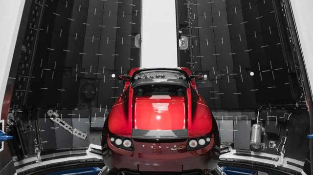Tesla đưa Roadster... lên vũ trụ để lưu lạc 1 tỉ năm