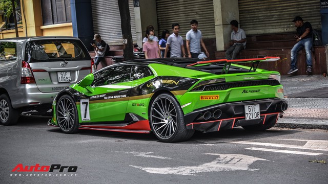 Lamborghini Huracan khoác decal phong cách trường đua GT3 EVO tại Sài Gòn - Ảnh 3.