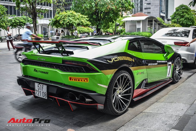 Lamborghini Huracan khoác decal phong cách trường đua GT3 EVO tại Sài Gòn - Ảnh 8.