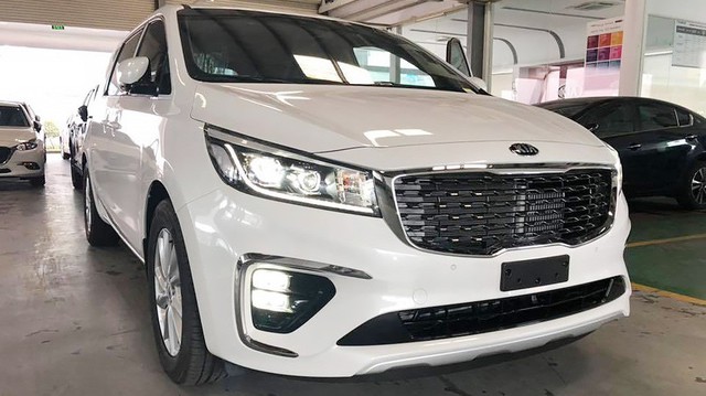 Kia Sedona facelift bất ngờ xuất hiện tại Việt Nam với những công nghệ mới