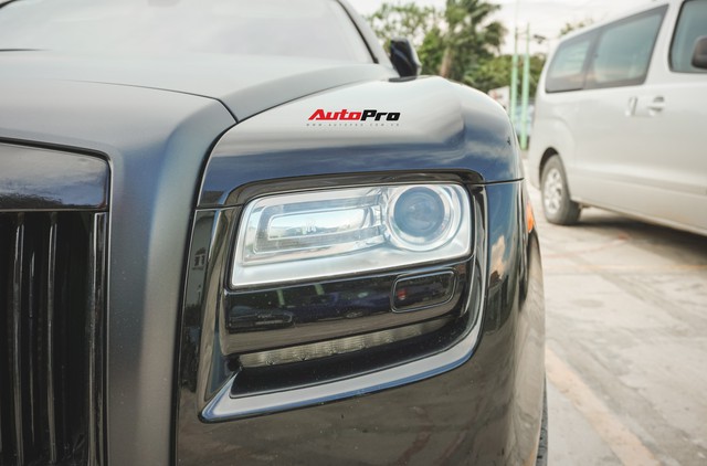 Rolls-Royce Ghost lắp vành dị nhất Việt Nam - Ảnh 6. Rolls-Royce Ghost lắp vành dị nhất Việt Nam - Ảnh 6.