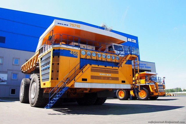 Khám phá nhà máy sản xuất những chiếc xe tải lớn nhất thế giới - Ảnh 1.