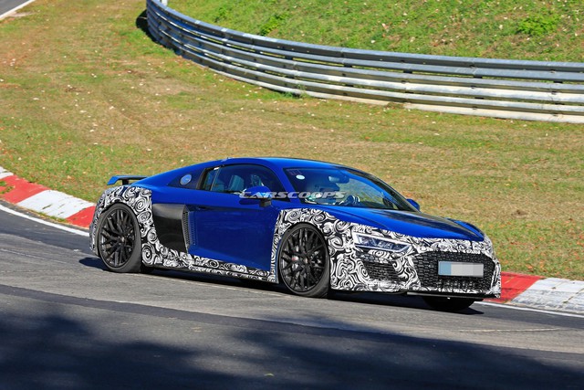 Audi R8 facelift xuất hiện lần đầu tại Nurburgring - Ảnh 1.