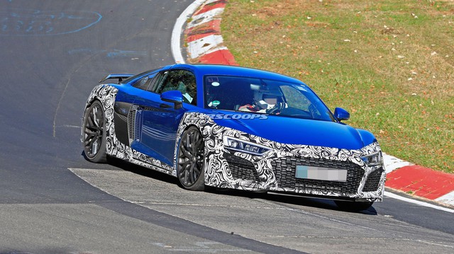 Audi R8 facelift xuất hiện lần đầu tại Nurburgring