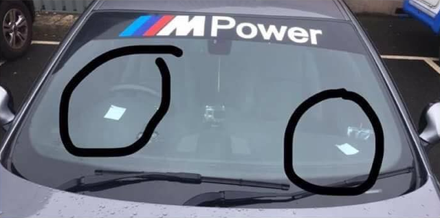 Góc tranh cãi: Chủ xe BMW mua 2 chỗ đỗ và đỗ đúng vào vạch ngăn cách để không xe nào va quệt vào - Ảnh 2.