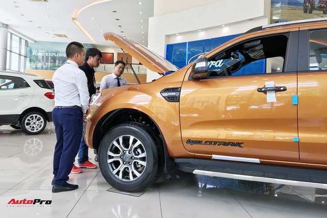 Khách Việt mòn mỏi chờ Ford Ranger chạy thuế, thêm tiền vẫn không thể lấy nổi xe - Ảnh 1.