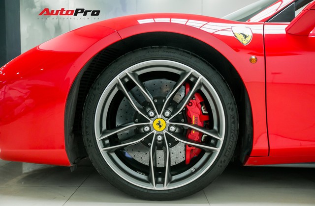 Siêu xe Ferrari 488 Spider được YouTuber nổi tiếng NTN mua thử có gì đặc biệt? - Ảnh 8.
