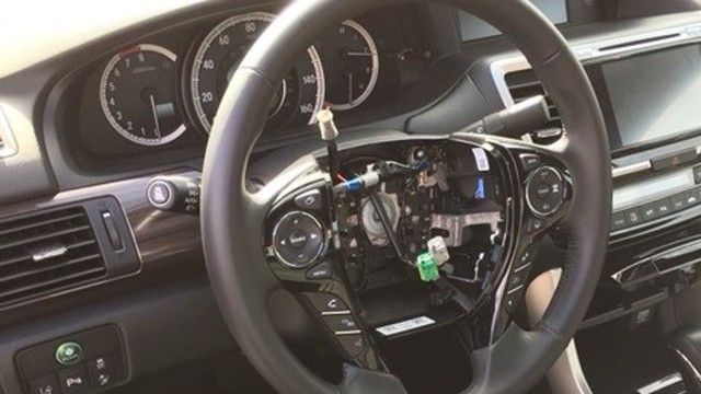 Không phải gương hay bánh xe, chi tiết này trên xe Honda Civic và Accord đang bị trộm hàng loạt - Ảnh 1.